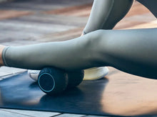 Load image into Gallery viewer, Theragun Wave Duo Vibrating Massage Device
